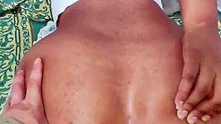 mi puta sumisa me complace con un anal bien apretado