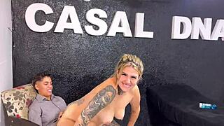 Opálená žena šuká nový čurák po letech stejnýho