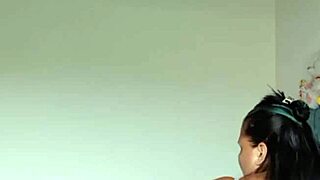 chorros de leche squirt chica sexy masturbandose