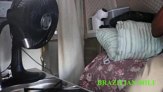 O negao do cacete imenso meteu no cu da vovo safada no motor home video completo no red sheer