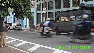 O negao do cacete imenso meteu no cu da vovo safada no motor home video completo no red sheer