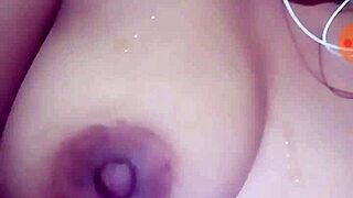 Watch her pussy squirt wildly on webcam