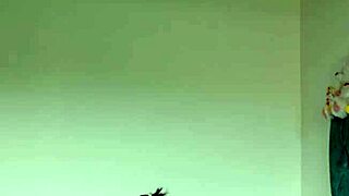 chorros de leche squirt chica sexy masturbandose