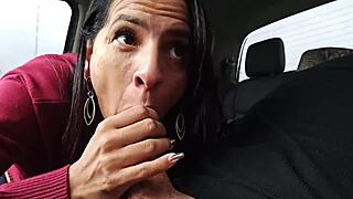 Ela quis pagar corrida mas pagou com boquete