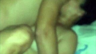 Gostosa esposa barebacks corno's friend raw