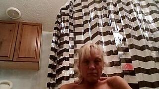 damn sassy i'm fucking myself hard right now