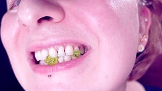 i chew little jelly bears with giantess hunger