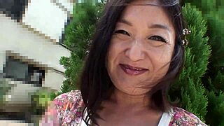 J-granny chiyo yamabe teases her soaked hairy beaver solo toy play
