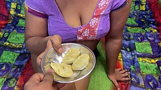 Desi Girlfriend Fucked Hard in OYO Room After Momos