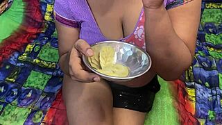 Desi Girlfriend Fucked Hard in OYO Room After Momos