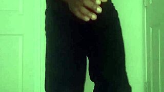 Hypnosis session targets mental focus and body shrinking