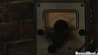 i feel the thrill as two lesbians take big strapon doggystyle