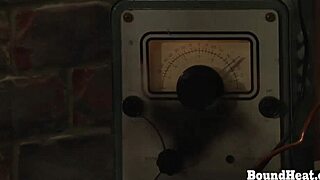 i feel the thrill as two lesbians take big strapon doggystyle