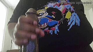 boyfriend shows off his tee v4 style