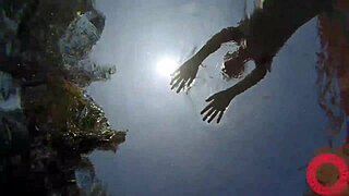 Samantha fingers pussy underwater 💦👆