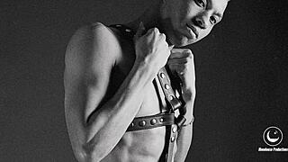 im shakin watchin skinny black cock stretch my small waist