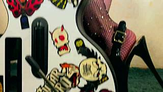 damn, cute slut fingers tight pussy with vibe 😏🍑