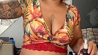 I'm cleaning house flashing my dripping wet pussy everywhere