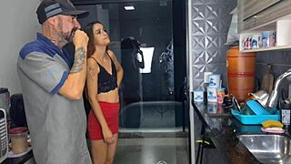 Latina wife welcomes plumber without panties for outdoor fun