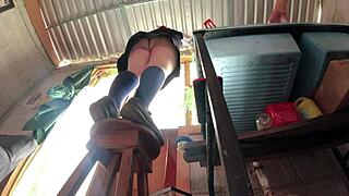 Big ass student's short skirt upskirt capture