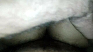 سرًا أخذت زبه عميق في طيزي وجاب ألم لذيذ أوف