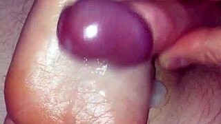 gf's soft feet get footjob cumshot while i jerk off 😘👣💦