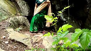 quick hardcore anal pounding in wild jungle during steamy vacation quickie