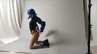 Public Teen Cosplay Raven Teases Amateurs in Outdoor Costumes