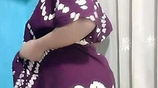 Hijab Teacher Flaunts Her Big Sexy Pussy