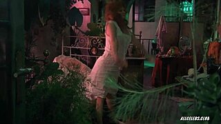 halina kowalska bares her big tits in sanatorium