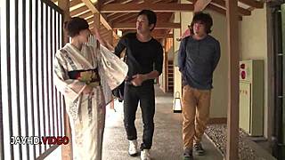 Aoi Mizuno teases outdoor blowjob with hot passion