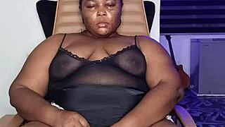 mara exotic squirts pussy lips in lonely housewife masturbation