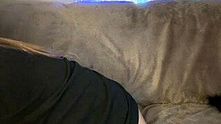 Fat Webcam Model Fingers Her Dripping Tight Pussy Live