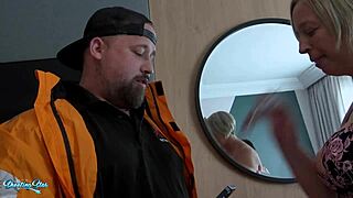 bbw orders pizza gets creampie muff diving screaming orgasms