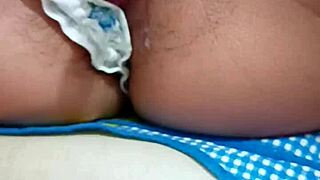 Novinha fingers her tight teen pussy to explosive climax