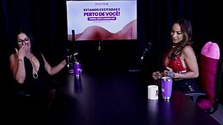 Redhead swinger belinha baracho fulfills transsexual fetishes publicly on plane