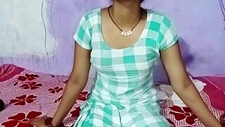 Cute Indian bhabhi rides driver hardcore cowgirl creampie closeup