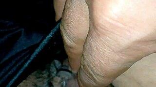 Big Ass Beauty Tempted into Steamy Bed Sharing