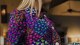 lauren phillips licks coco to squirting bliss!