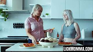 teen annie archer dildo pounds with milf london river