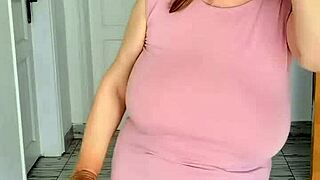 watch those giant mature boobs bounce free to the beat
