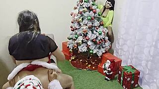Rich Christmas 3some big ass tits pounding! 🎄💦