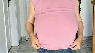 watch those giant mature boobs bounce free to the beat