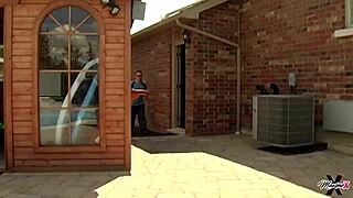 Velvet Skye and Maxine X Grind in Explosive Scissoring Squirting!