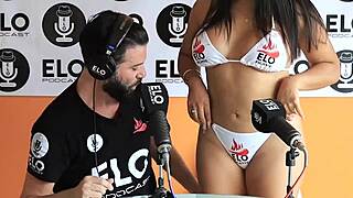 ¡Verito Aguas Enciende El Cuarto con Picante en México!