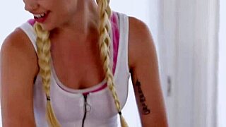 masseuse licks plump babe's wet pussy and fingers deeply