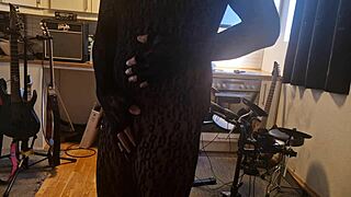 mysterious kit willer spreads wide for honey's cock gape in kitchen rip