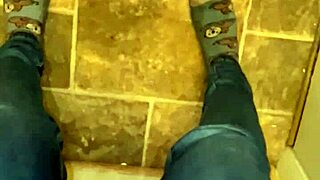 i'm squirting wildly in soaked jeans