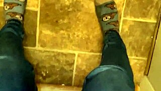 i'm squirting wildly in soaked jeans