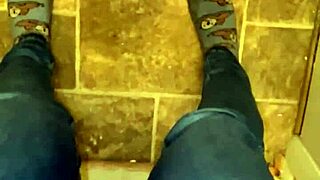 i'm squirting wildly in soaked jeans